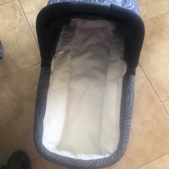 Beautiful like a brand new Peg-perego strollerteam - Picture 3 of 8